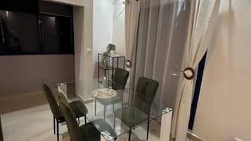 Appartement Confort, vue ville | Restauration