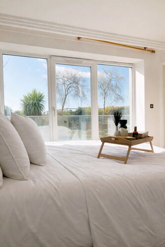 Popular beach apartment, offers space for 12 people