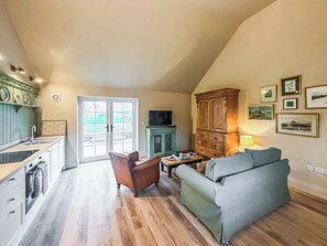 TV - Thistle Cottage - UK50967 (Kirklington, near Bedale)