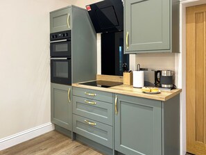 Lava-louças, cadeirão de bebê