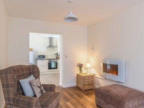 TV - 2 bedroom accommodation in Harwood Dale (Harwood Dale)