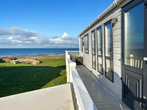 2 bedroom accommodation in Ayr