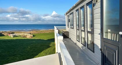 2 bedroom accommodation in Ayr