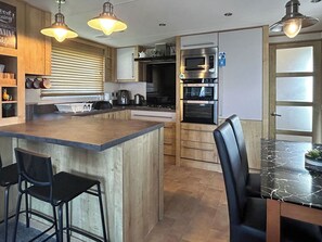 Dishwasher - 2 bedroom accommodation in Ayr (Ayr)