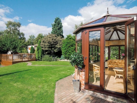 Terrace/patio. 3 bedroom accommodation in Overseal