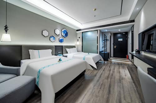 Superior Twin Room | Egyptian cotton sheets, premium bedding, down comforters, pillowtop beds
