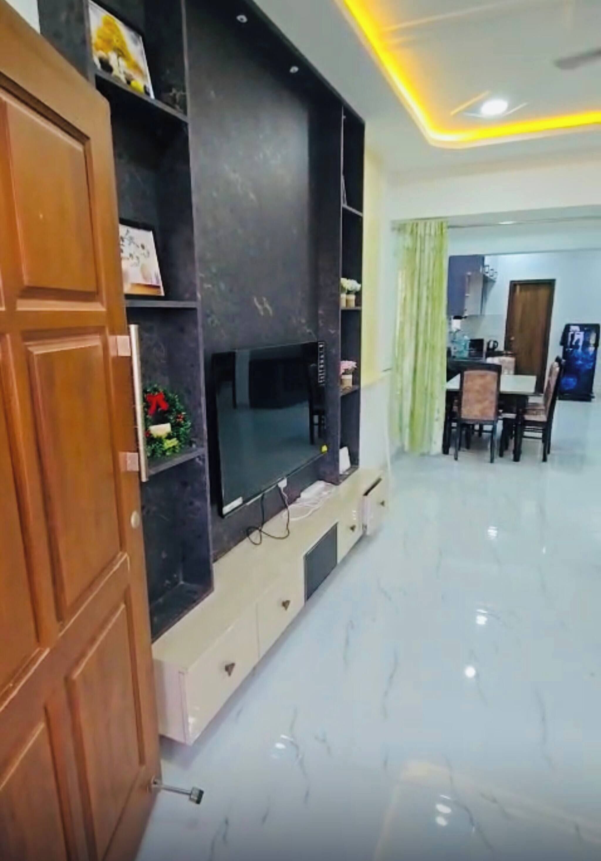 Apartment, 3 Bedrooms, Balcony, City View | Interior