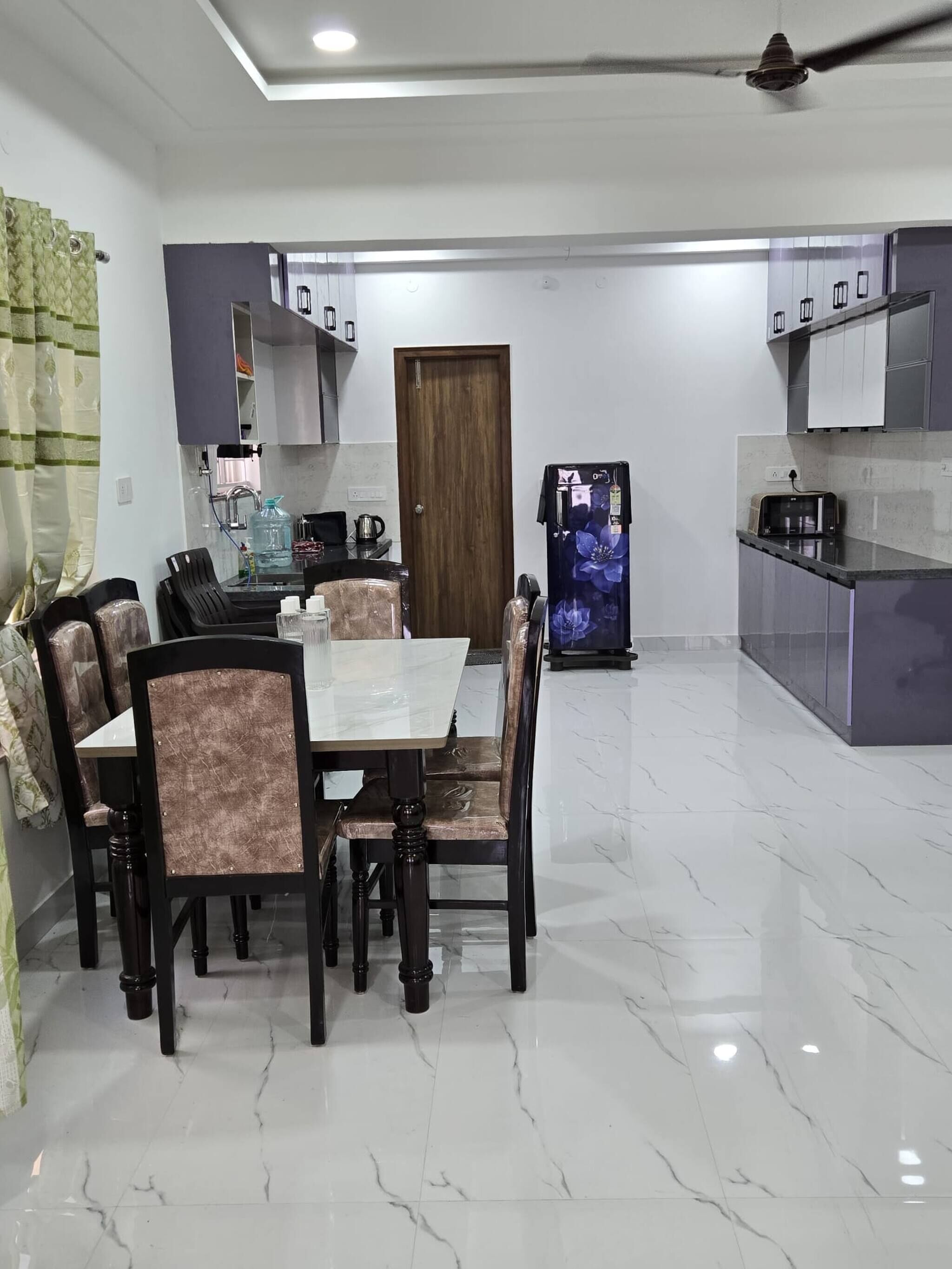 Apartment, 3 Bedrooms, Balcony, City View | Dining