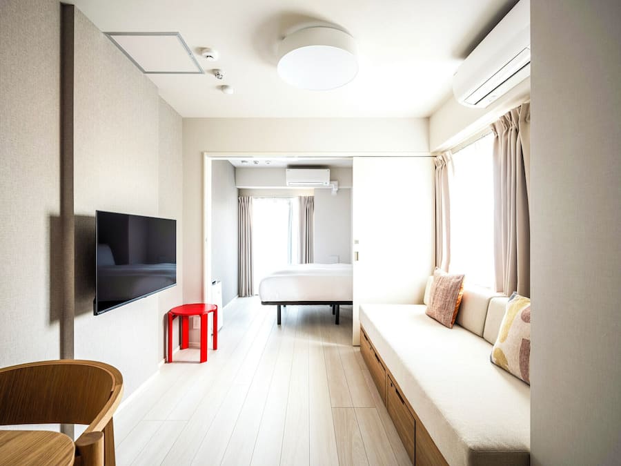 Premier One-Bedroom Apartment - High Floor | Blackout curtains, iron/ironing board, free WiFi, bed sheets