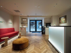 Coin salon dans le hall