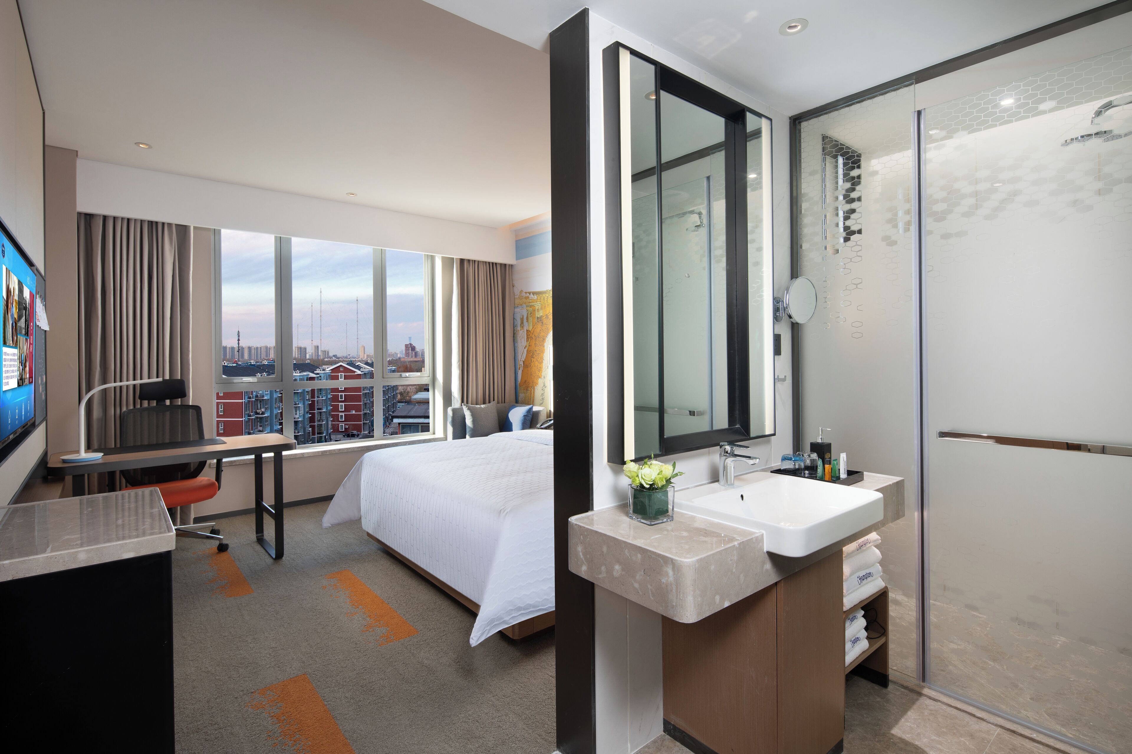 컴포트룸 | 무료 미니바, 책상, 노트북 작업 공간, 무료 WiFi