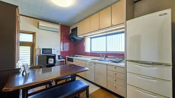 雪櫃、微波爐、爐具、廚房用具/餐具/器皿