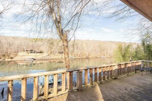 Property grounds - Little Red Draggin Fly~ River House with Dock (Heber Springs)