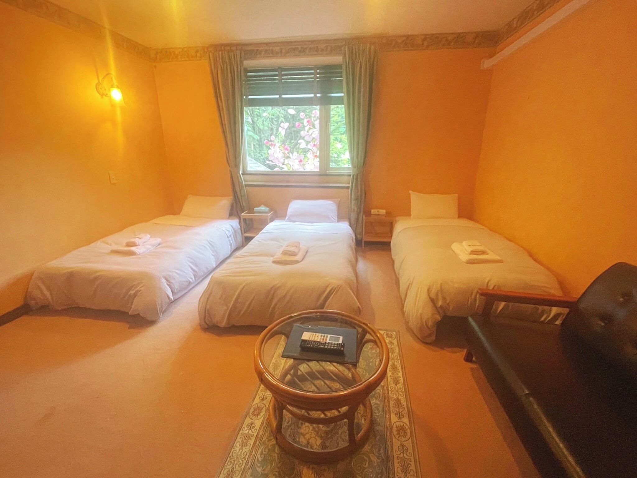 Free WiFi, bed sheets
