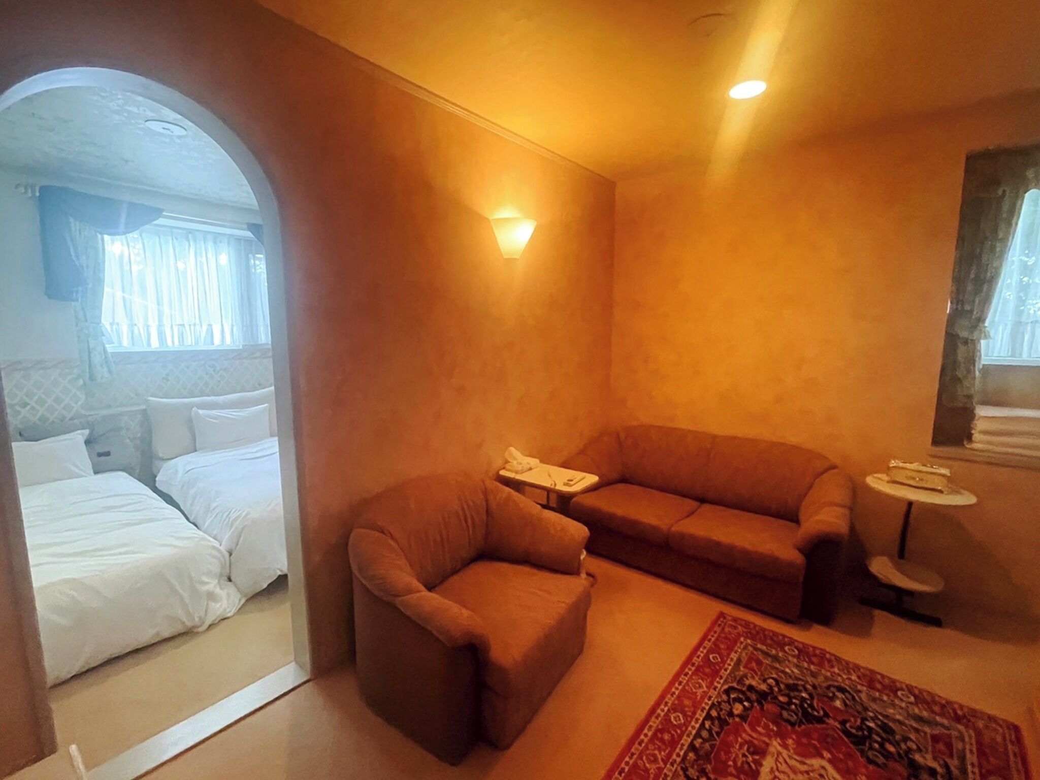 WiFi (無料)、ベッドシーツ