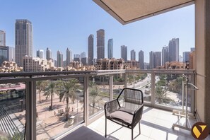 Luxury Apartment, Balcony, City View | Balcony - Vogue| Burj Residence near Dubai Mall Burj Khalifa (Dubai)
