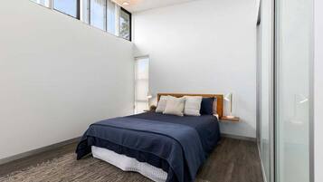 3 habitaciones y ropa de cama
