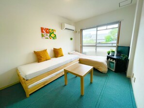 Bügeleisen/Bügelbrett, kostenloses WLAN, Bettwäsche