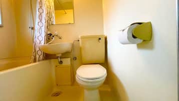 SĂšche-cheveux, serviettes fournies