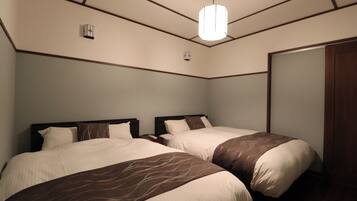 3 bedrooms, WiFi (free), bed sheets