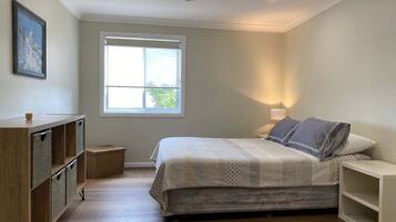 5 bedrooms, bed sheets