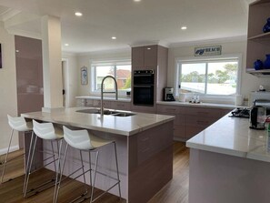 Fridge, microwave, oven, stovetop - Manyana Views ~ Spectacular ocean views (Manyana)