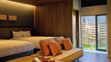 Desk, free WiFi, bed sheets