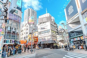 Unclassified image, 2 of 13, button