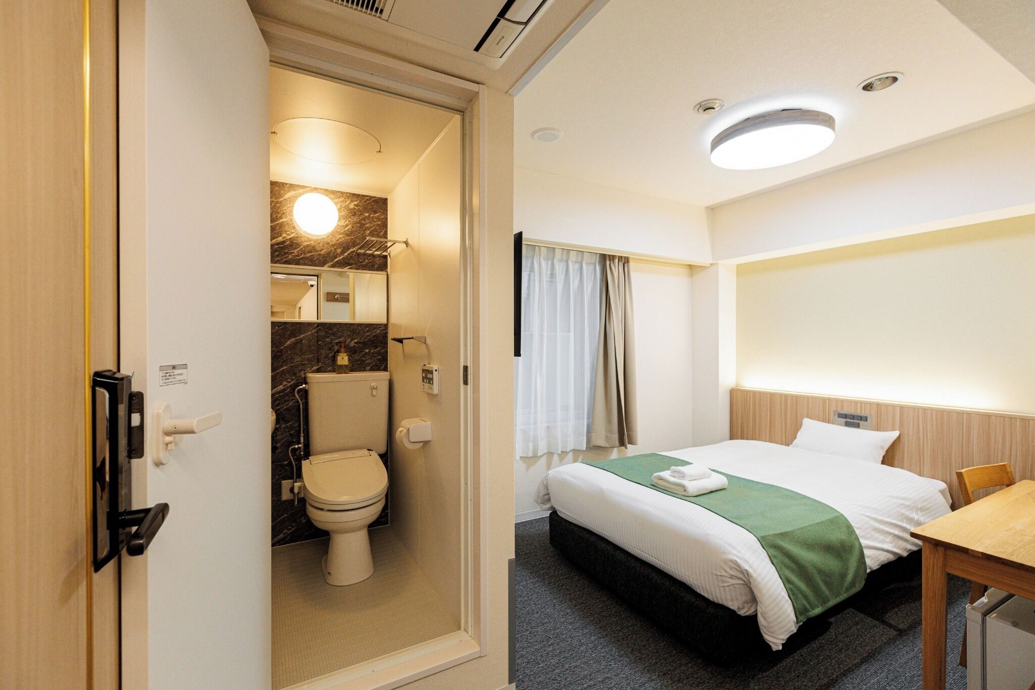 Desk, free WiFi, bed sheets