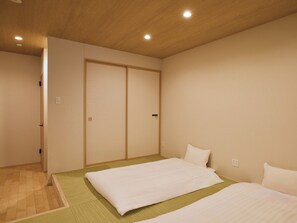 デスク、WiFi (無料)、ベッドシーツ