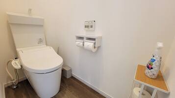 Sèche-cheveux, serviettes fournies