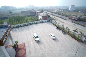 Property grounds - Avdhesh Palace (Tarabganj)