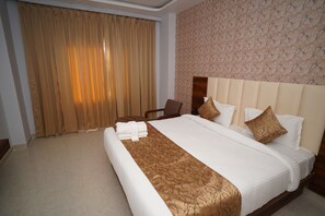 Executive Room | Free WiFi - Avdhesh Palace (Tarabganj)