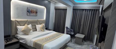 Deluxe Double Room, City View | Laptop workspace, iron/ironing board, free WiFi