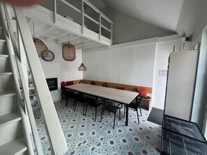 Dining - Vacation home in Ostend 10 min from the beach and 15 min from the center! (Oostende)