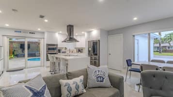 Smart TV, video games