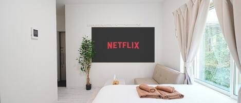 1 bedroom, desk, iron/ironing board, free WiFi