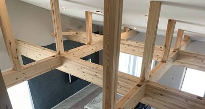 A stylish loftstyle private vacation home / Jinshi Mie