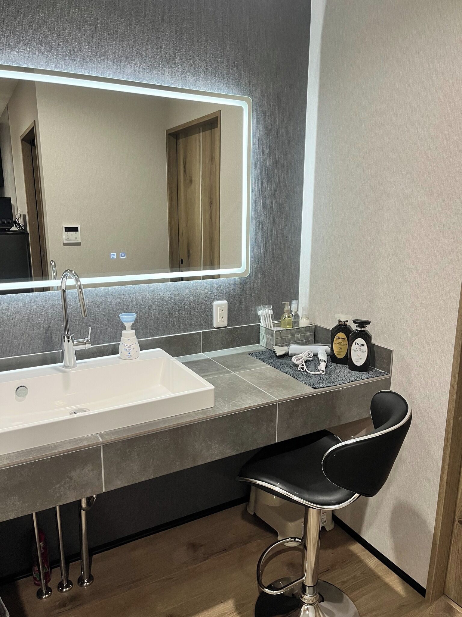 Hair dryer, towels