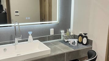 Hair dryer, towels