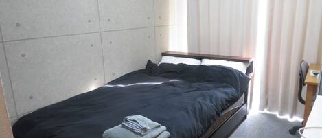 Työpöytä, ilmainen Wi-Fi, vuodevaatteet