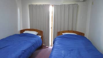 Työpöytä, ilmainen Wi-Fi, vuodevaatteet