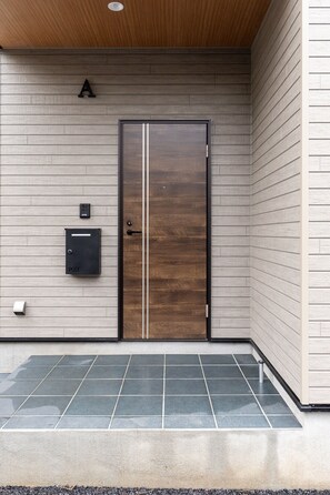 Exterior detail - FLEX CELLA NORTH17 A Maximum 10 3LDK / Higashi Ward, Sapporo Hokkaidō (Higashi Ward, Sapporo)