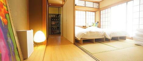 Bureau, fer et planche à repasser, Wi-Fi gratuit, draps fournis