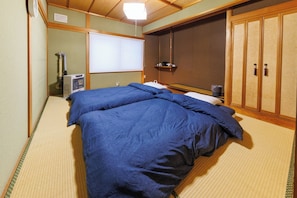 2 habitaciones, escritorio, wifi gratis y ropa de cama 