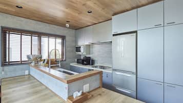 Fridge, microwave, stovetop, cookware/dishes/utensils