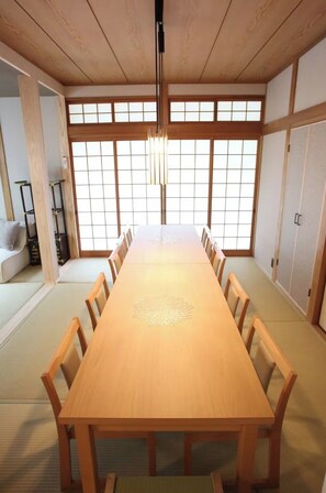 Dining - 6 minutes by car to Lake Kinrin and Yunotsubo Kaid / Yufu City Ōita (Yufu City)