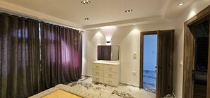 Bügeleisen/Bügelbrett, Internetzugang, Bettwäsche, Rollstuhlgeeignet