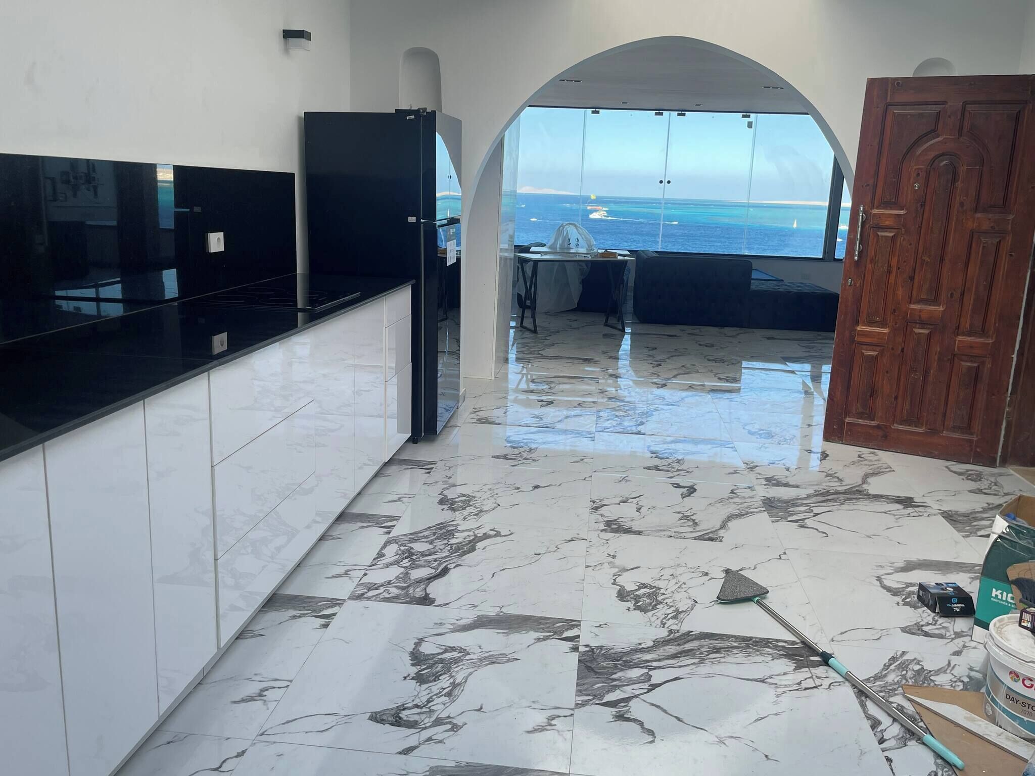 Mikrowelle, Ofen, Herdplatte, Kochgeschirr/Geschirr/Besteck