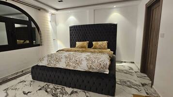 Bügeleisen/Bügelbrett, Internetzugang, Bettwäsche, Rollstuhlgeeignet